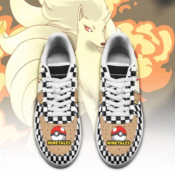 Baskets Air Force 1 Ninetales – Pokémon – Motif damier – Image 2