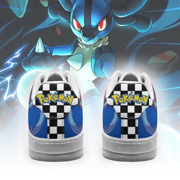 Baskets Air Force 1 Lucario – Pokémon – Motif damier – Image 3