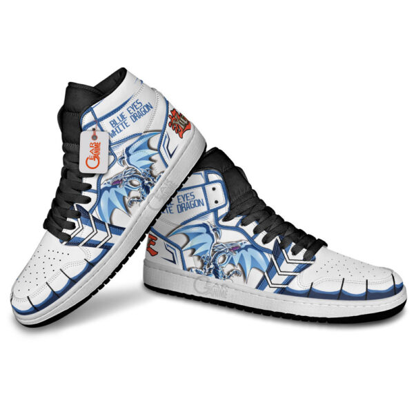 Baskets montantes Air Jordan Dragon Blanc aux Yeux Bleus – Chaussures montantes Yu-Gi-Oh! – Image 4